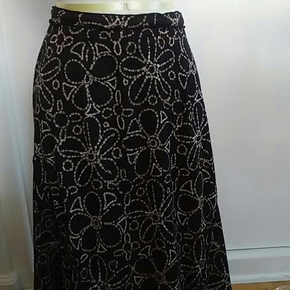 Black/Tan Skirt with tie in the front. - Picture 2 of 2